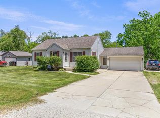 7015 Cliffside Dr, Racine, WI 53402