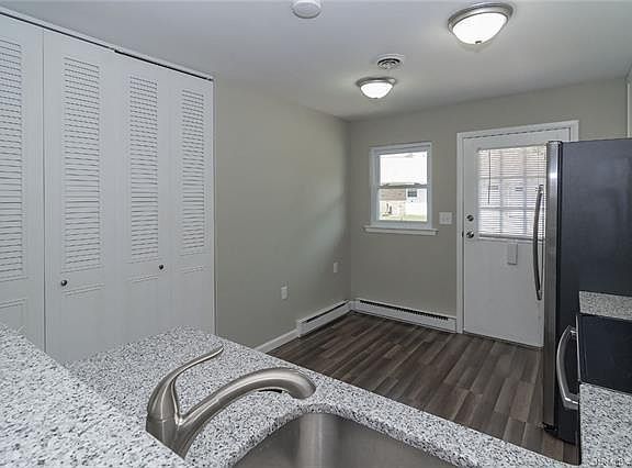 5th image of 24A Edinburgh Ln #A
