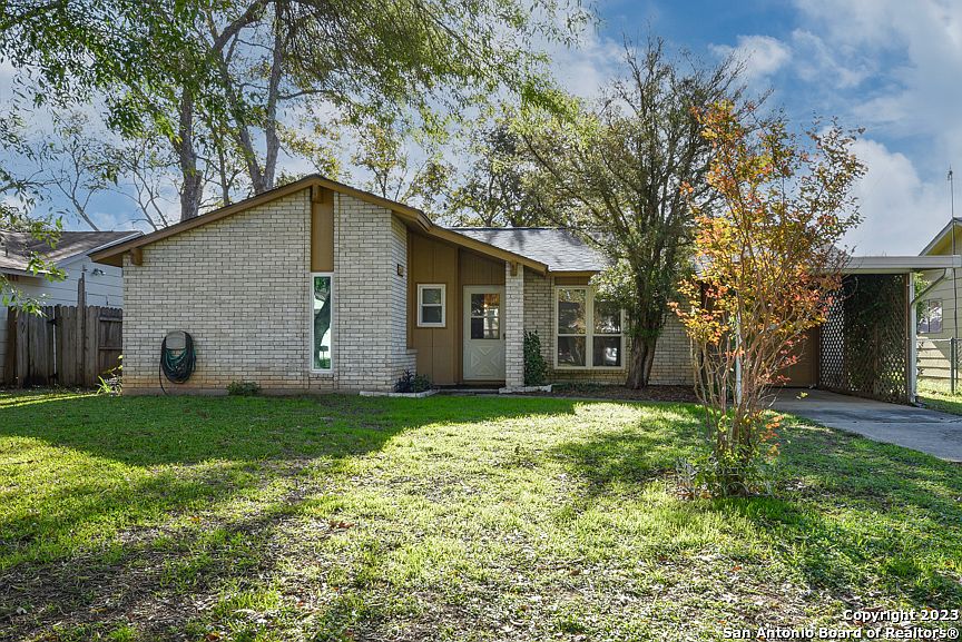1st image of 624 PECAN DR