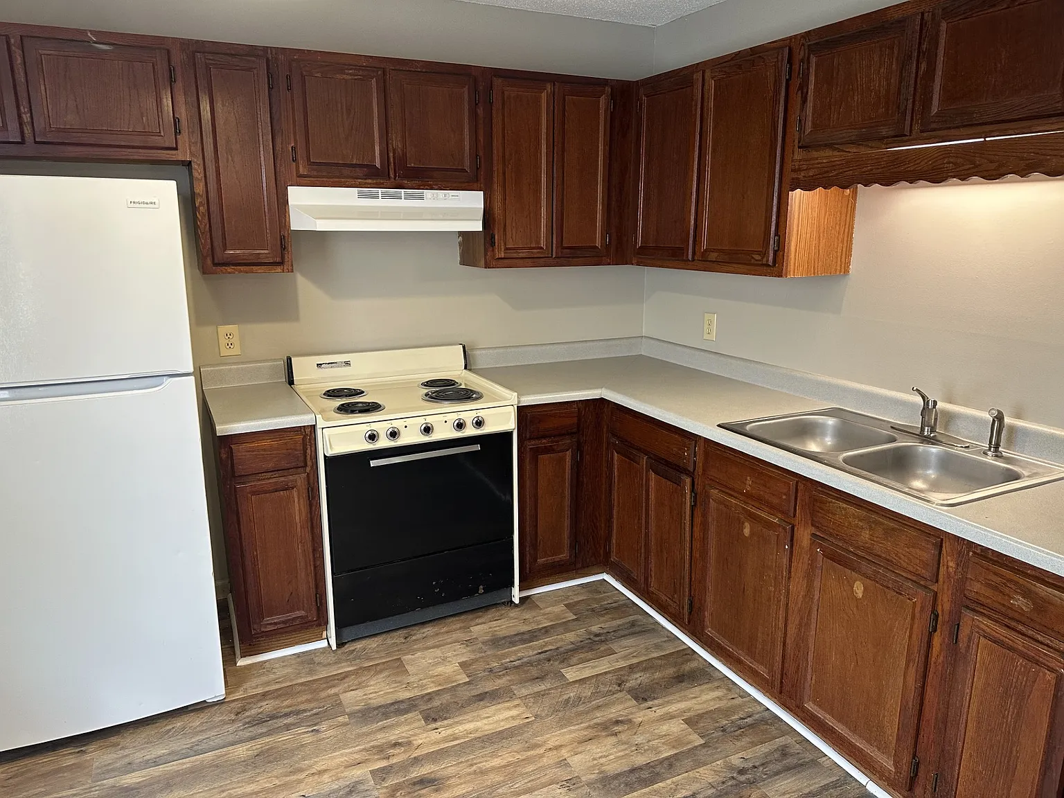 2 bed, 784 sqft, $850 — Photo 3