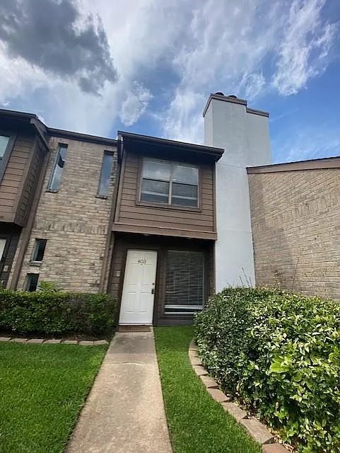 2 bed, 2.5 bath, 1212 sqft, $1,900 — Photo 2