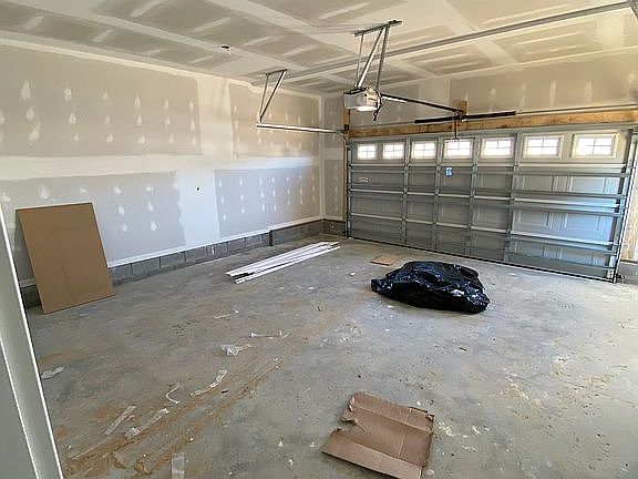 4th image of 102 Harvest Blvd