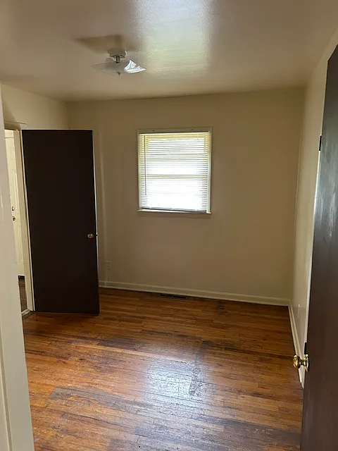 3 bed, $950 — Photo 3