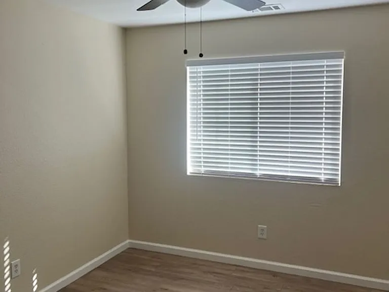 1480 Bentley Dr — Photo 5