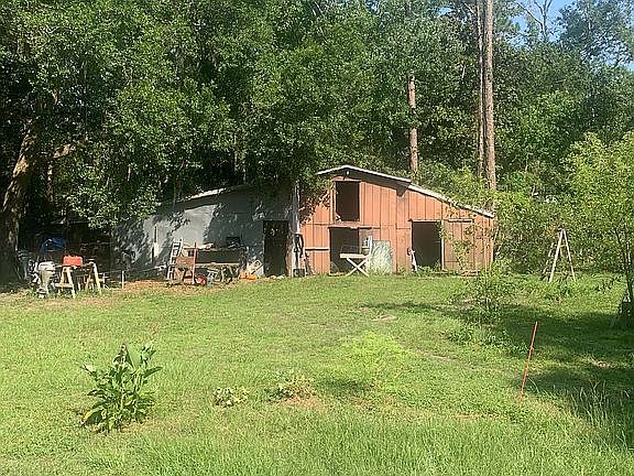 2nd image of 1489 Sheffield Rd