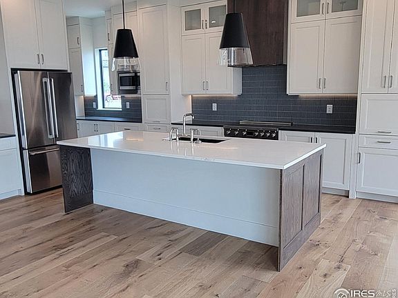 3rd image of 980 Arapahoe Cir