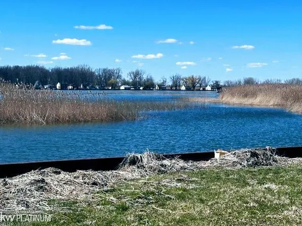 3740 Middle Channel Dr, Harsens Island, MI 48028