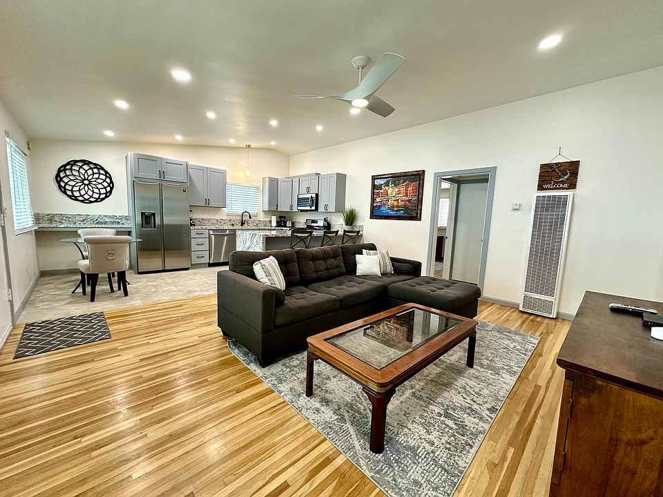 1st image of 7670 La Jolla Blvd