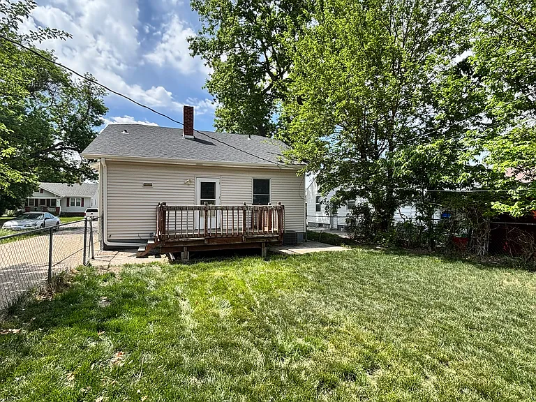 1514 W 4th St — Photo 18