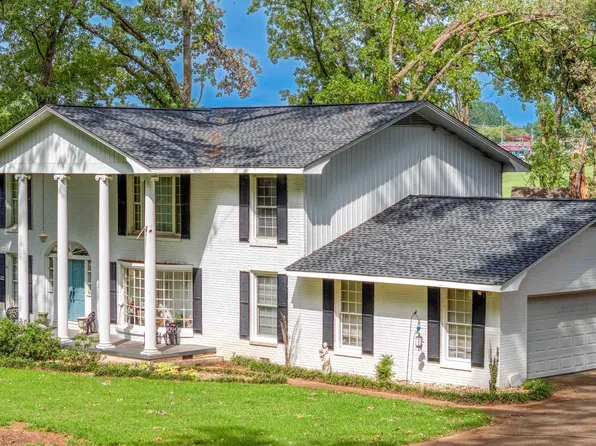 2006 Highland Cir, Muscle Shoals, AL 35661