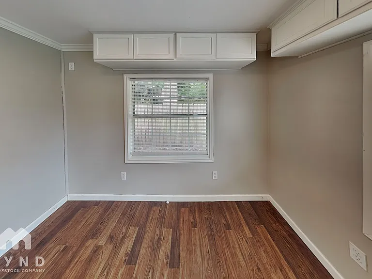 3219 Glen Spring Dr — Photo 6