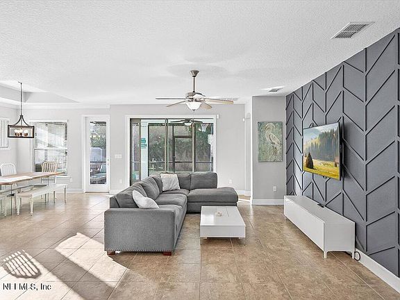 4th image of 30 PARADISE VALLEY Drive