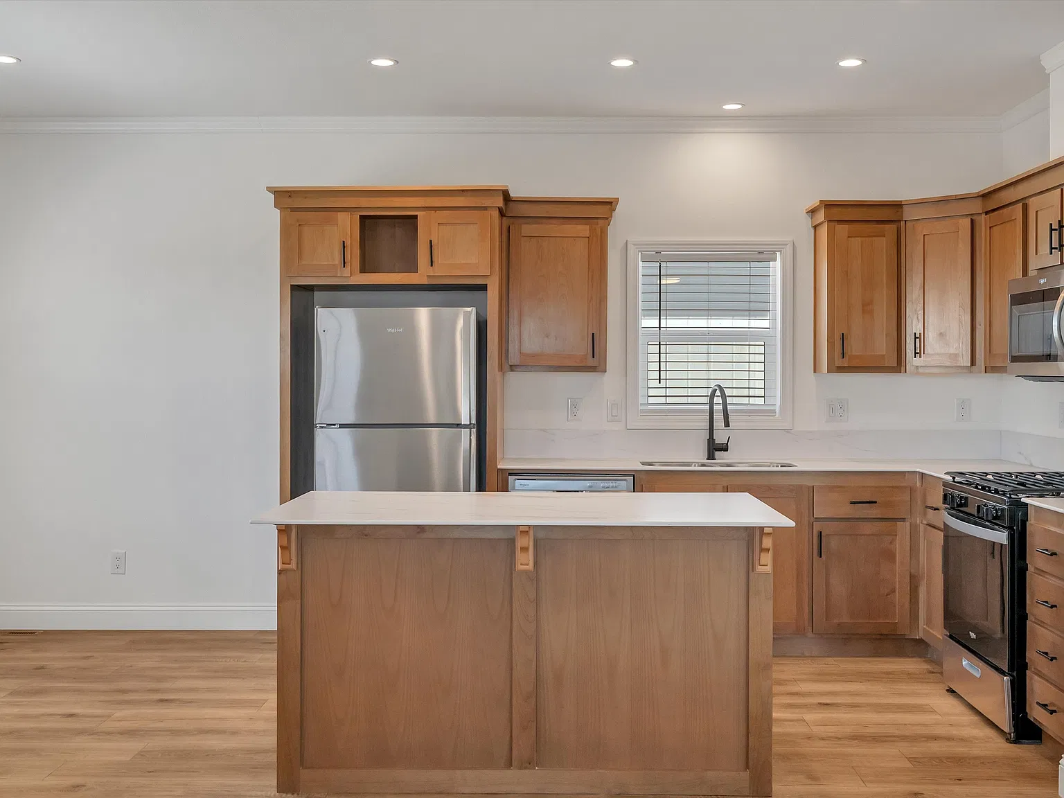 2 bed, 1110 sqft, $1,600 — Photo 3