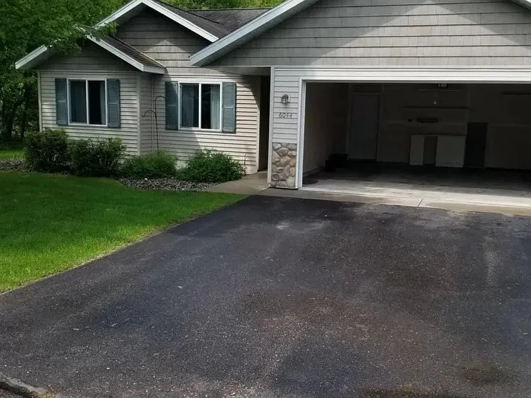 6044 Fountain Rd — Photo 2