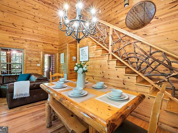 3rd image of 165 Sequoia Trce
