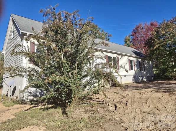 18 Saxon Hl, Fairview, NC 28730