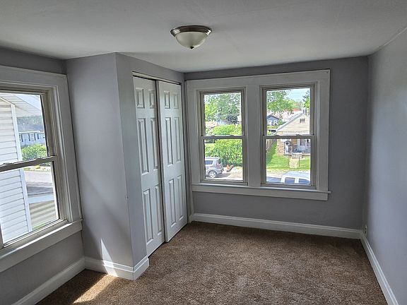 4th image of 257 Benfield Ave