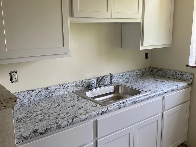 2444 W North Bend Rd #4 — Photo 8