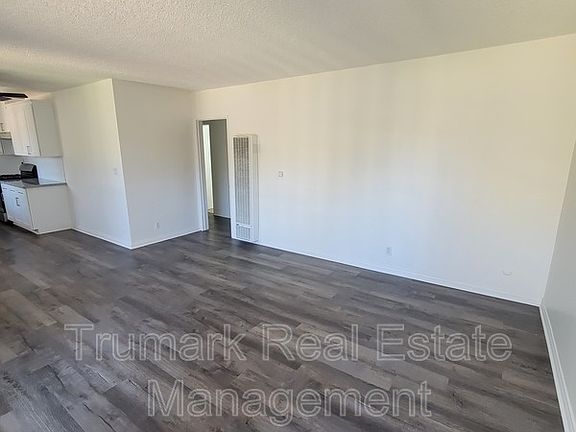 3rd image of 210 W Tujunga Ave APT 24