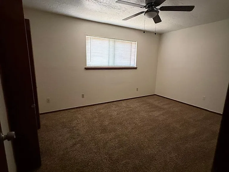 Fox Valley Apartments — Photo 85