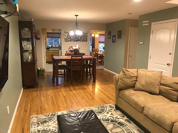2nd image of 210 Beach Ave