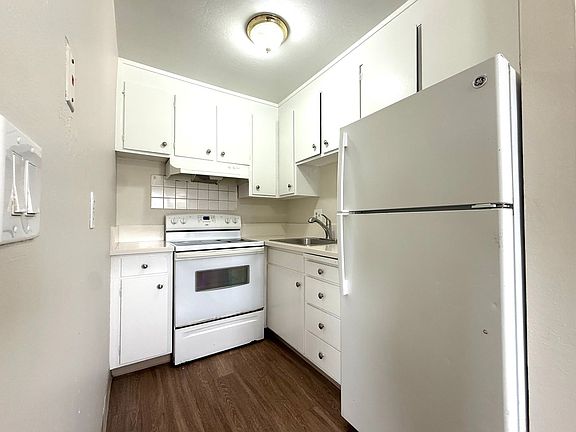 4th image of 3196 Pearl Ave APT 12