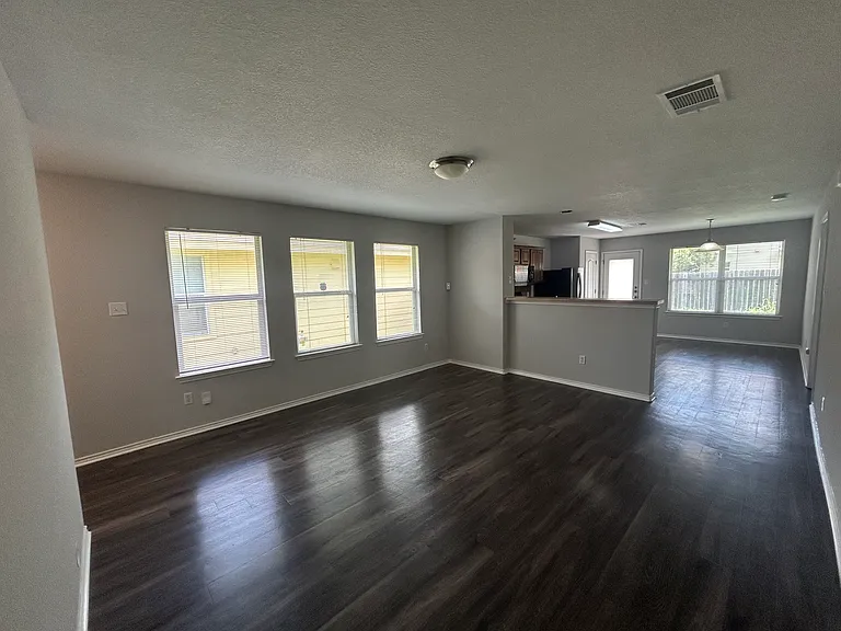 3302 Etheredge Dr — Photo 3