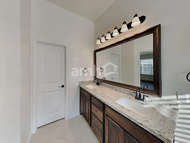 215 Buckskin Dr — Photo 11