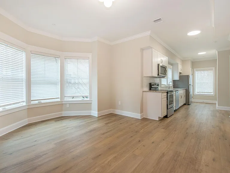 84 Auburn St #3B — Photo 7