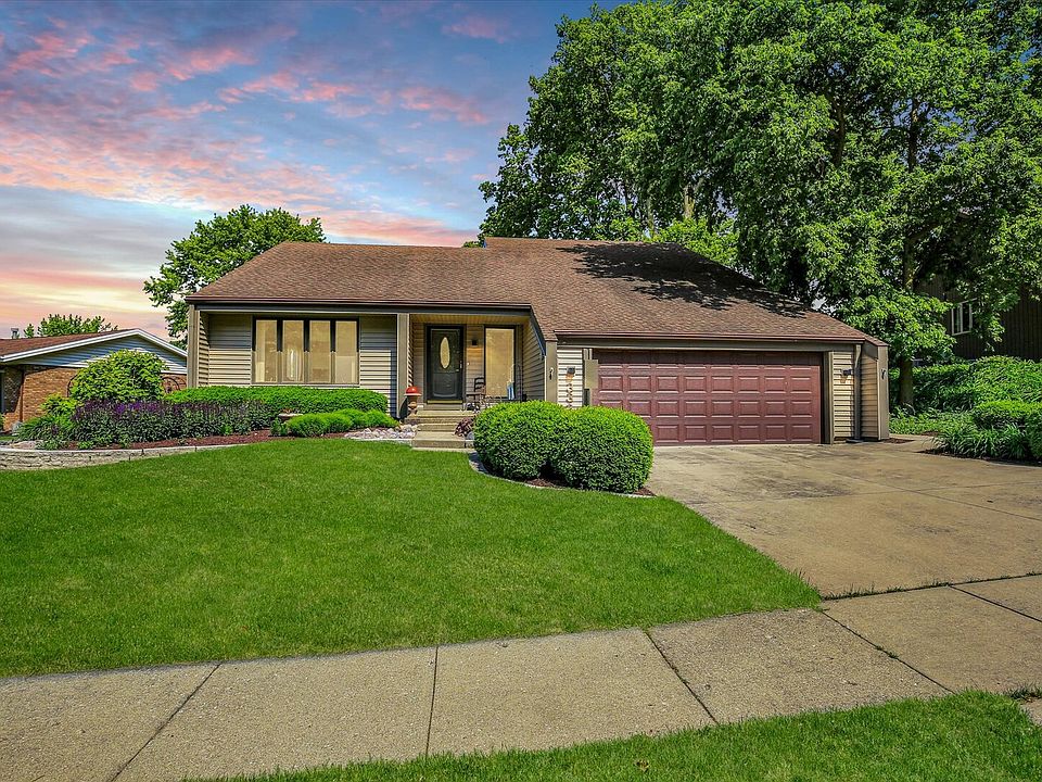 1st image of 332 Indian Hills Dr