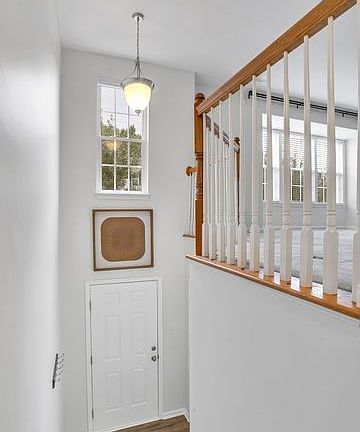 3rd image of 279 Broadstone Dr