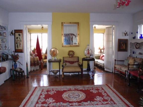 2nd image of 398 Warwick Ave