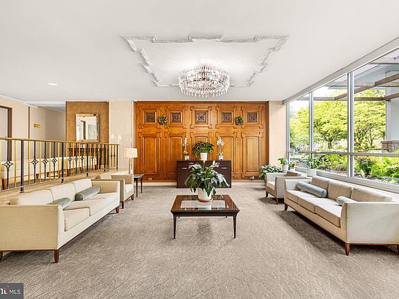 3rd image of 1900 Lyttonsville Rd APT 818