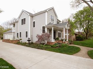 735 S Grove Ave, Barrington, IL