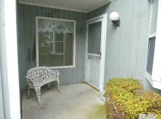 272 Dockside Ct, Moriches, NY 11955
