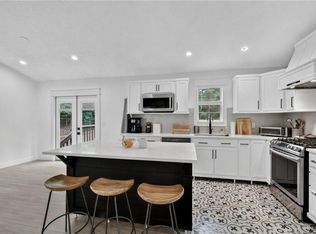 1042 Braddock Cir, Woodstock, GA 30189