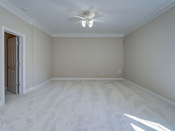 57th image of 405 Heather View Dr