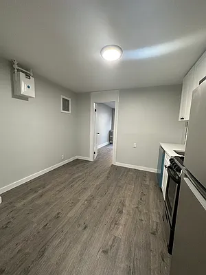 Rented by Peter R. Hungerford, LREB | media 15