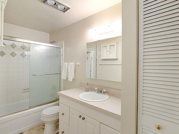 4th image of 11208 NE 68th St