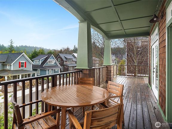 3rd image of 267 Compass Street