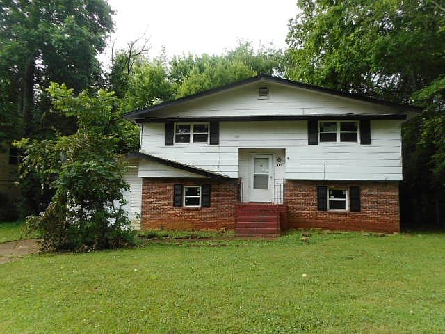 1st image of 410 Marguerite Dr NW