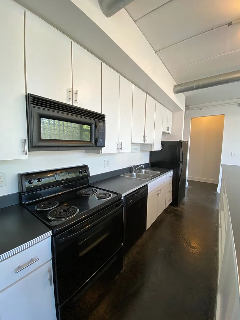 1605 Gordon Avenue — Photo 3