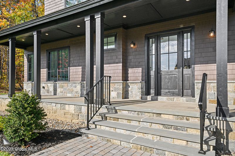 2nd image of 32 Jenna Jo Avenue