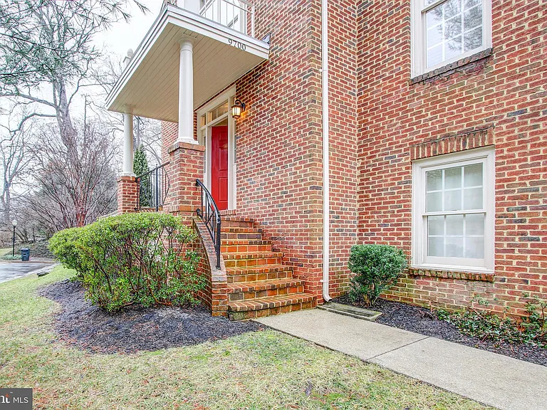 9700 Whitley Park Pl #Townhouse 19 — Photo 3
