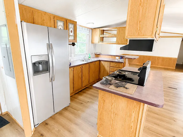 20766 Hamlet Dr — Photo 11