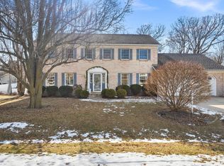 313 E White Oak Ct, East Peoria, IL 61611