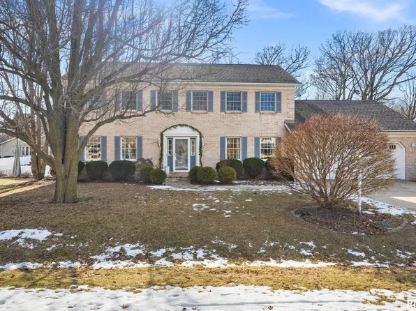 313 E White Oak Ct, East Peoria, IL 61611