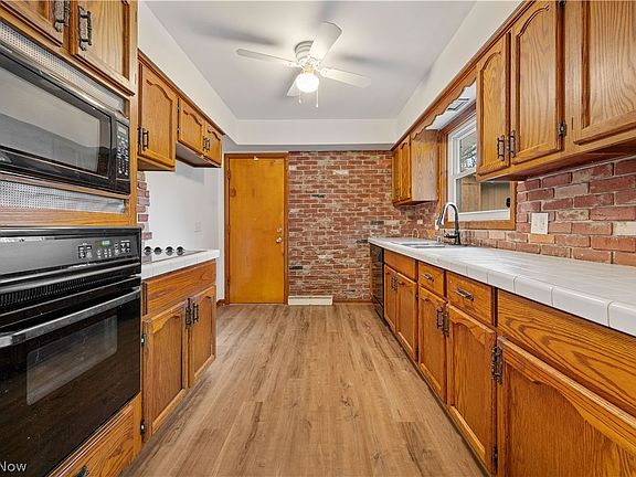 5th image of 2862 Byron Dr