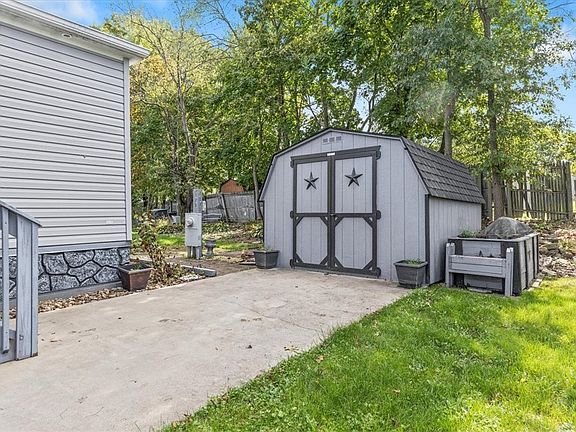 5th image of 618 Country Vue Ct