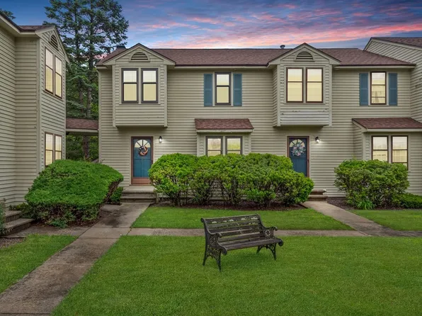 112 Apache Way, Tewksbury, MA 01876